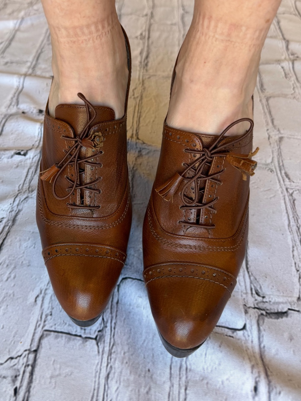 Stuart Weitzman Oxford Heels 8.5N Heels Regency Heritage Leather Academia EUC - Picture 16 of 16
